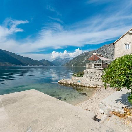 Apartments Mir I Dobro Kotor Bagian luar foto