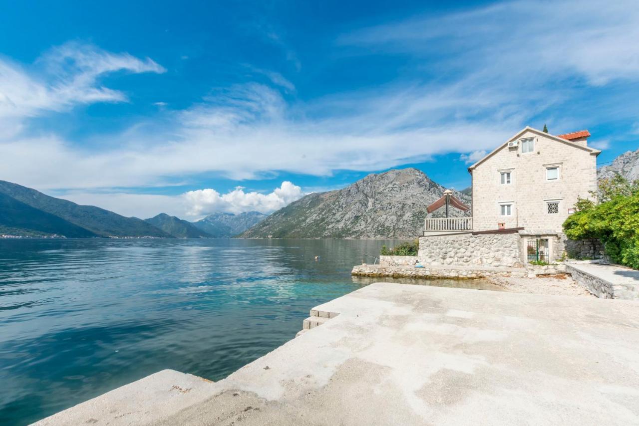 Apartments Mir I Dobro Kotor Bagian luar foto