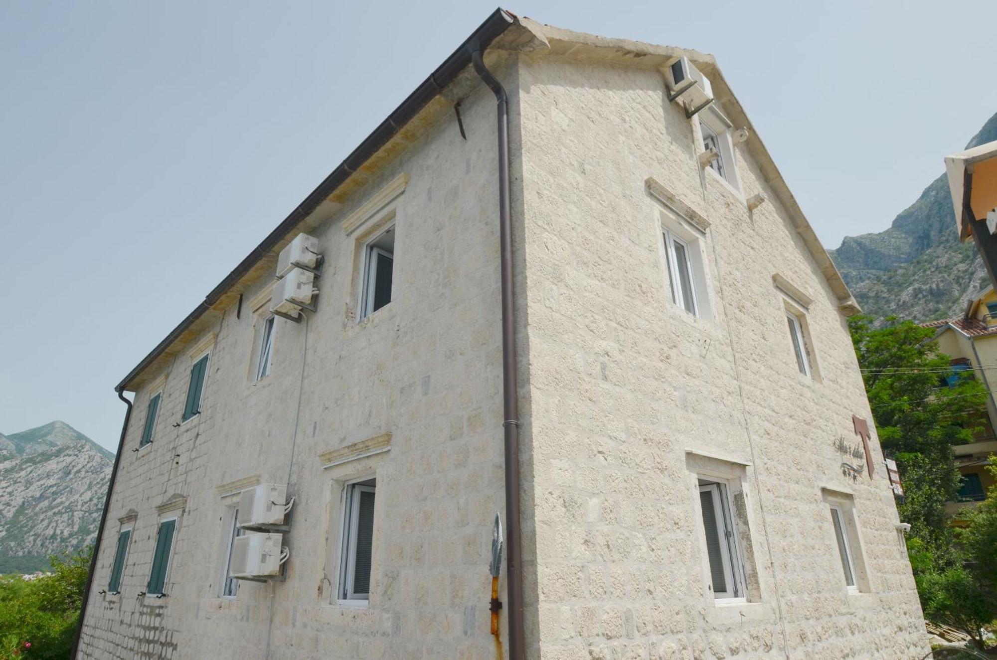 Apartments Mir I Dobro Kotor Bagian luar foto