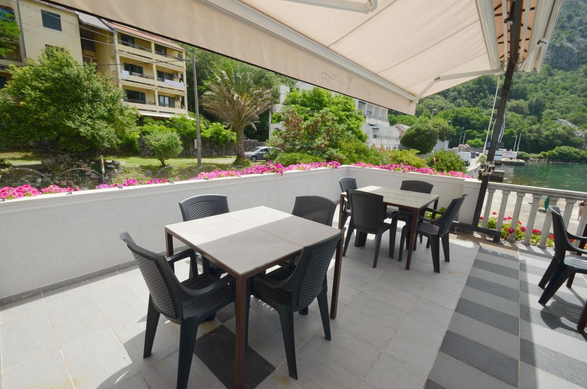 Apartments Mir I Dobro Kotor Bagian luar foto