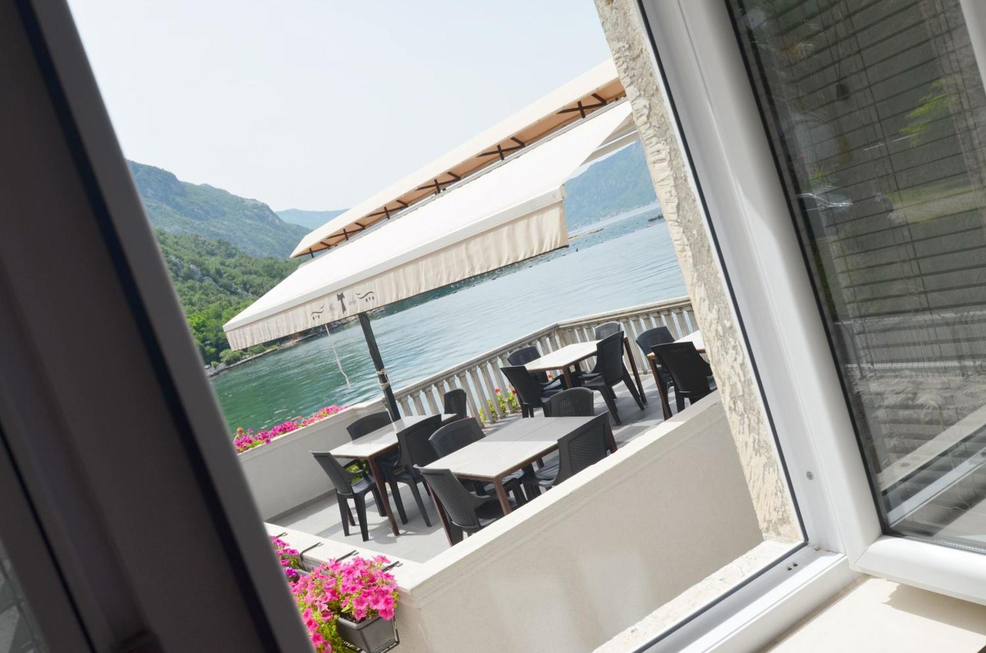 Apartments Mir I Dobro Kotor Bagian luar foto