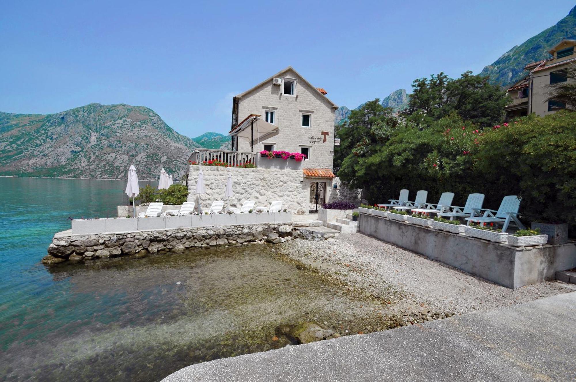 Apartments Mir I Dobro Kotor Bagian luar foto