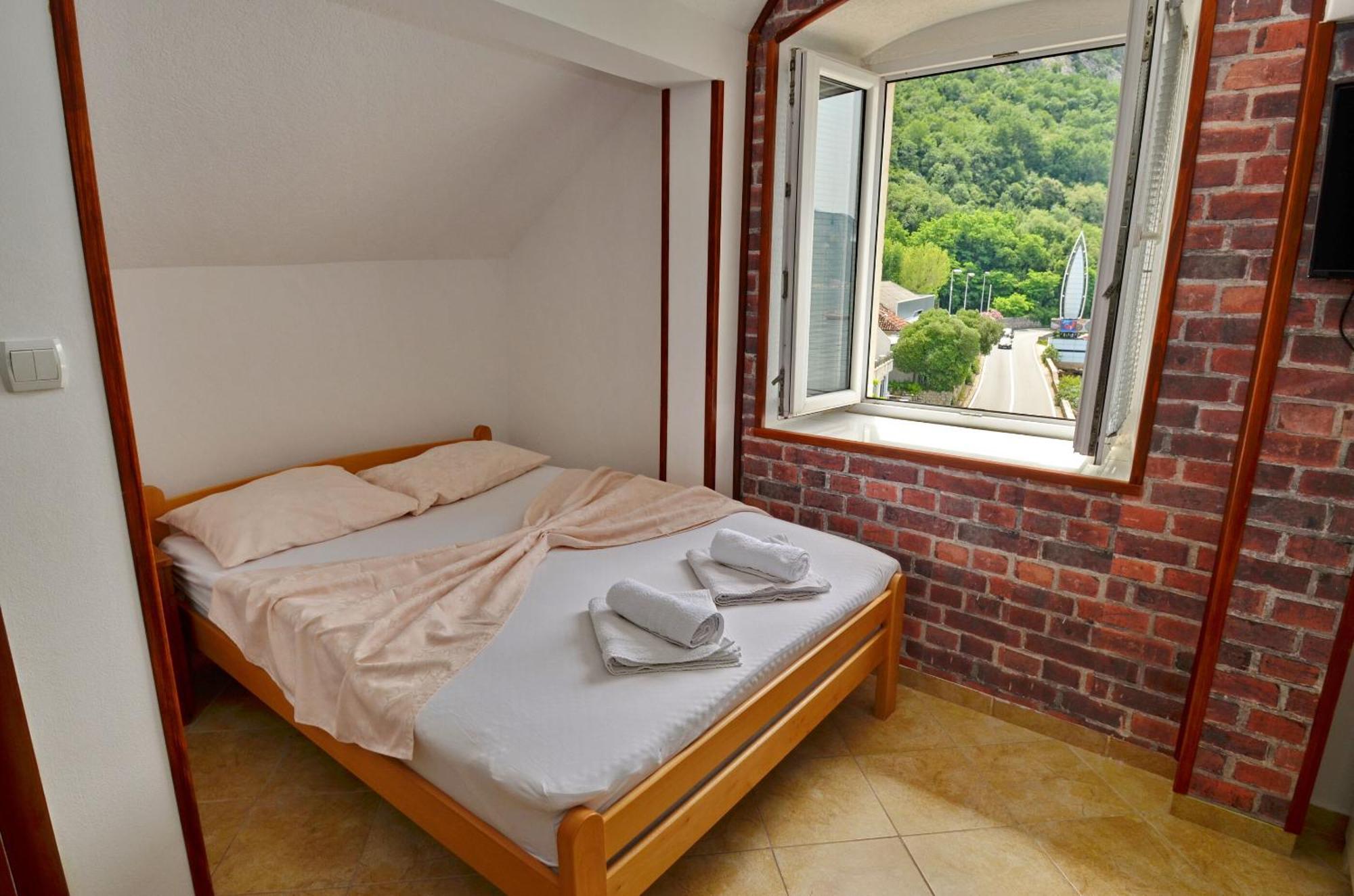 Apartments Mir I Dobro Kotor Bagian luar foto