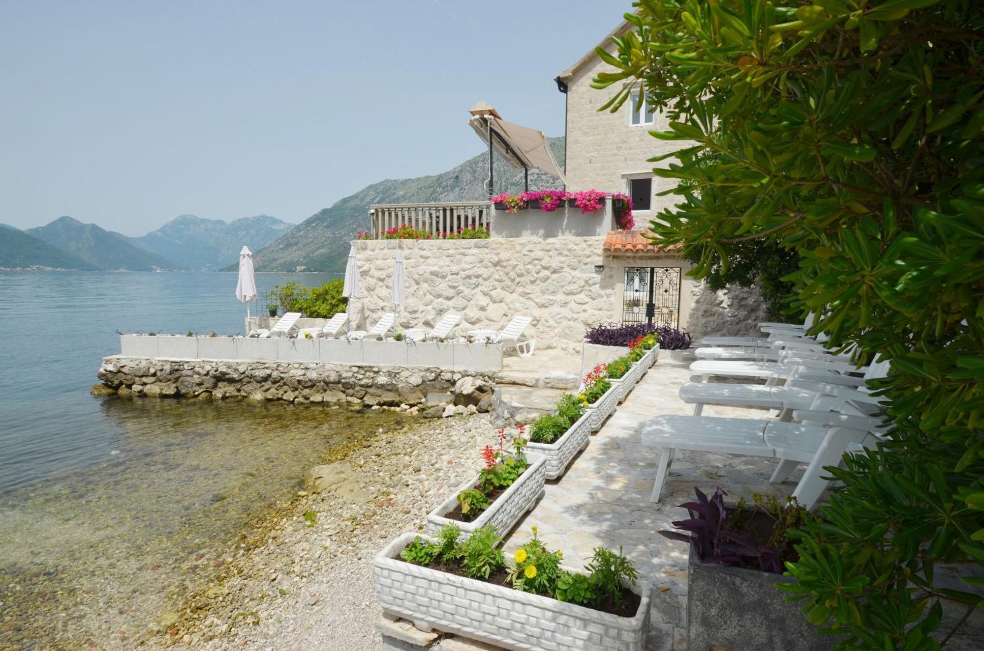 Apartments Mir I Dobro Kotor Bagian luar foto
