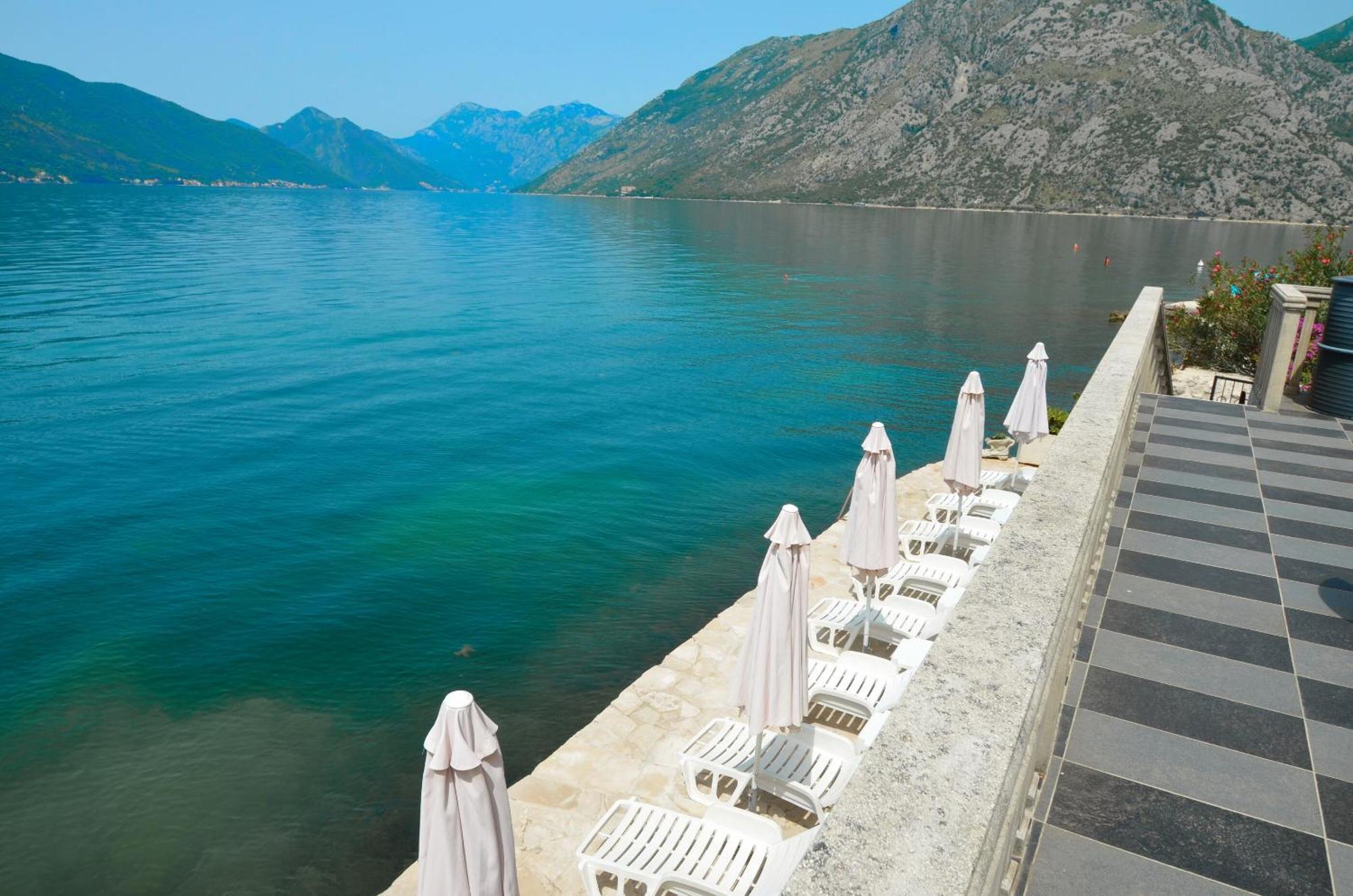 Apartments Mir I Dobro Kotor Bagian luar foto