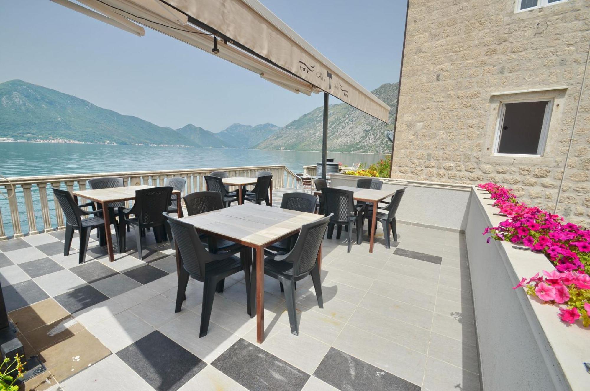 Apartments Mir I Dobro Kotor Bagian luar foto