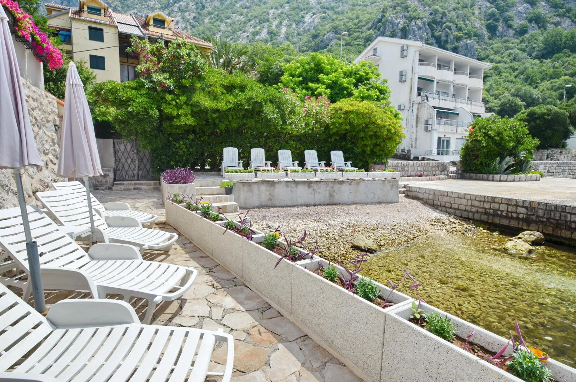 Apartments Mir I Dobro Kotor Bagian luar foto
