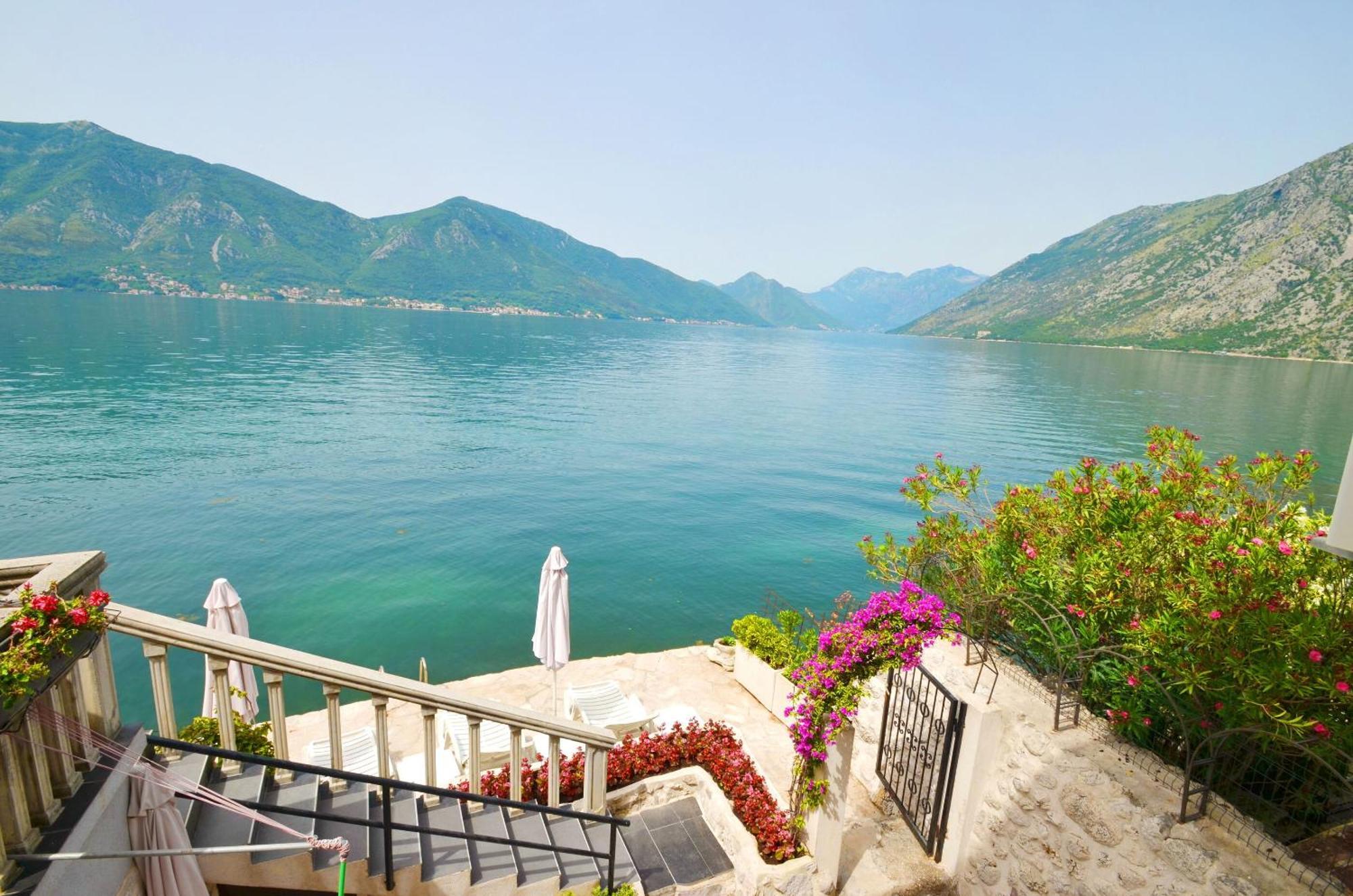 Apartments Mir I Dobro Kotor Bagian luar foto