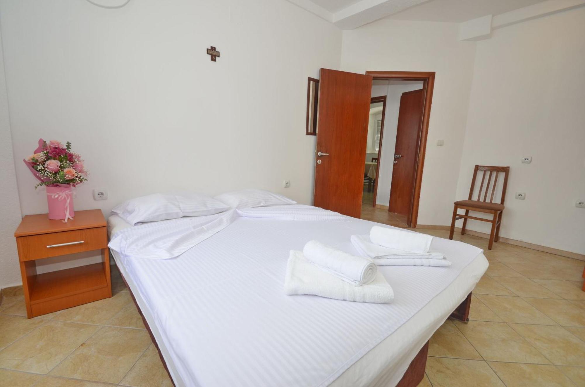 Apartments Mir I Dobro Kotor Bagian luar foto