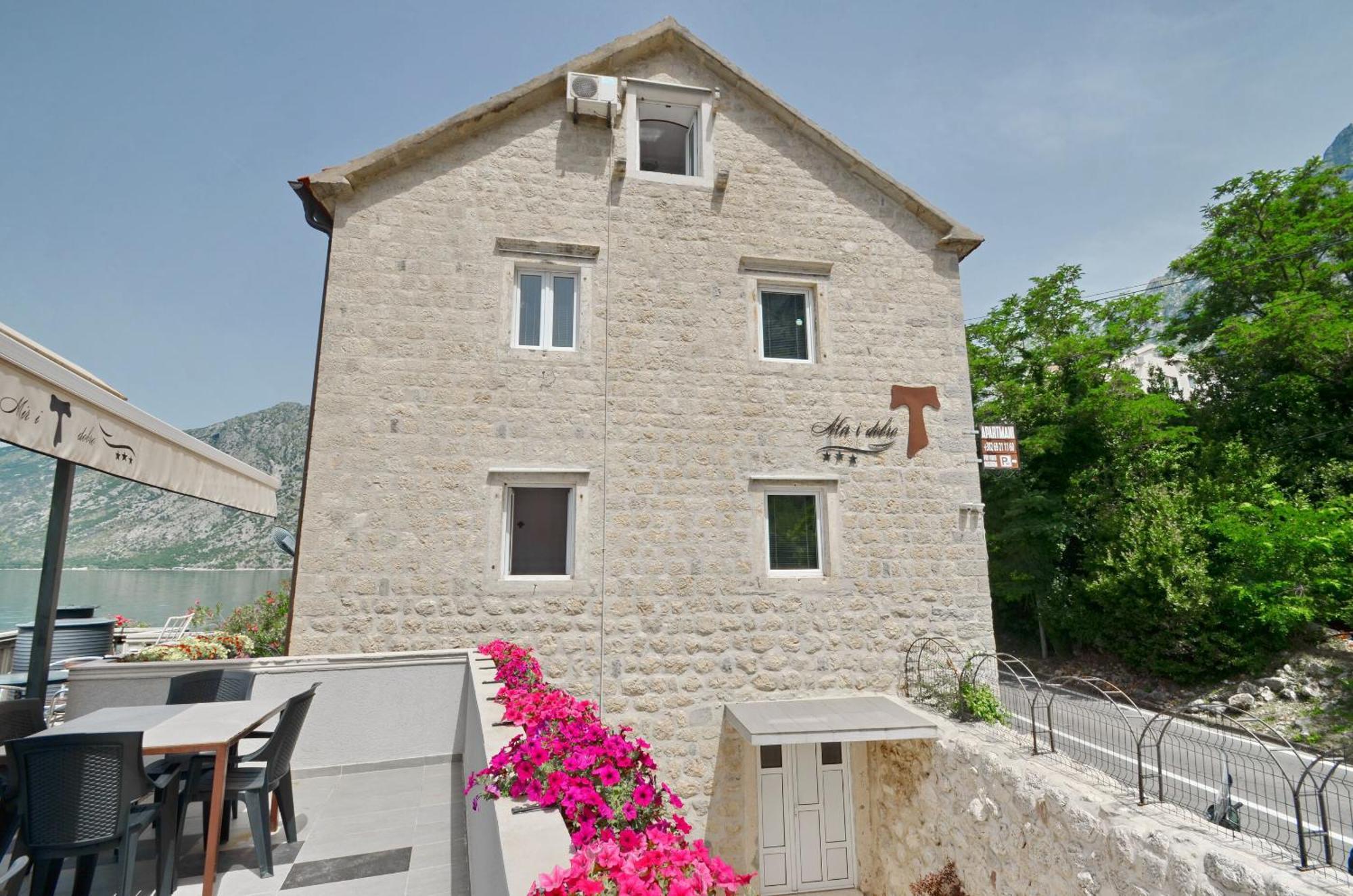 Apartments Mir I Dobro Kotor Bagian luar foto