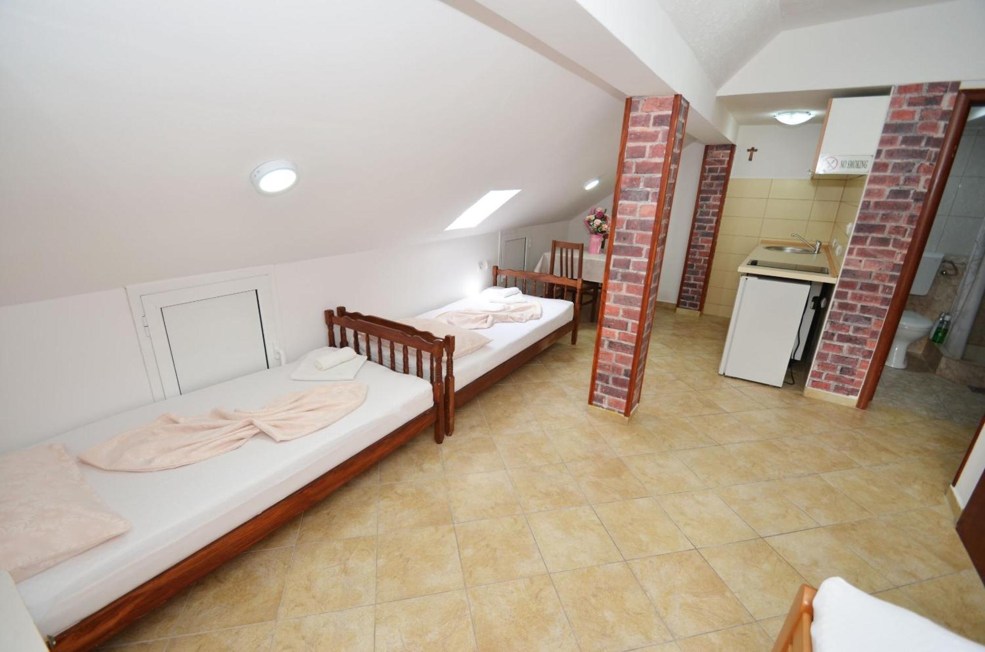 Apartments Mir I Dobro Kotor Bagian luar foto