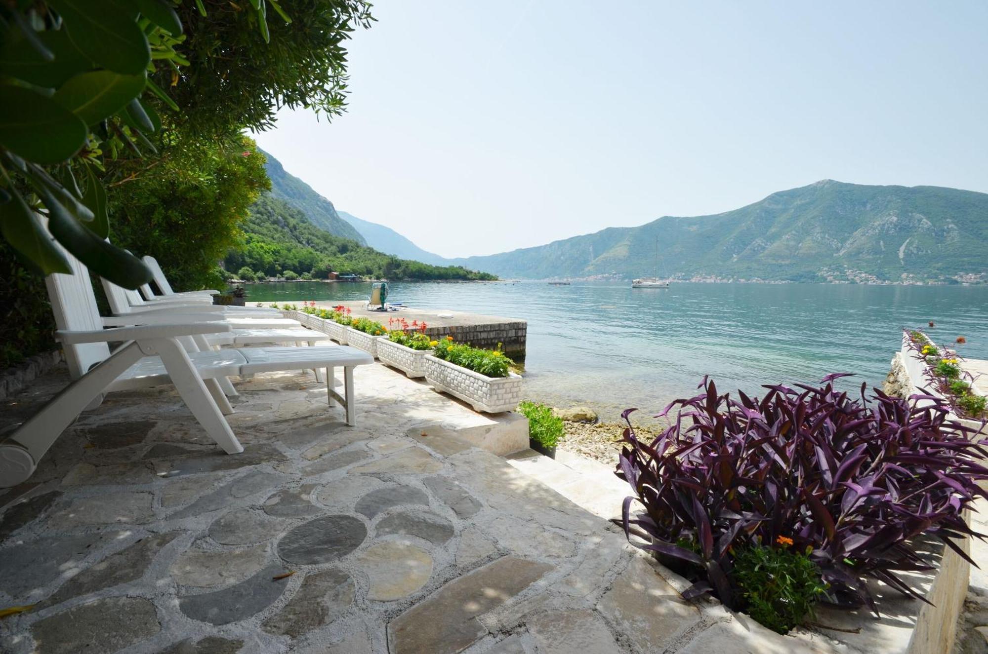Apartments Mir I Dobro Kotor Bagian luar foto