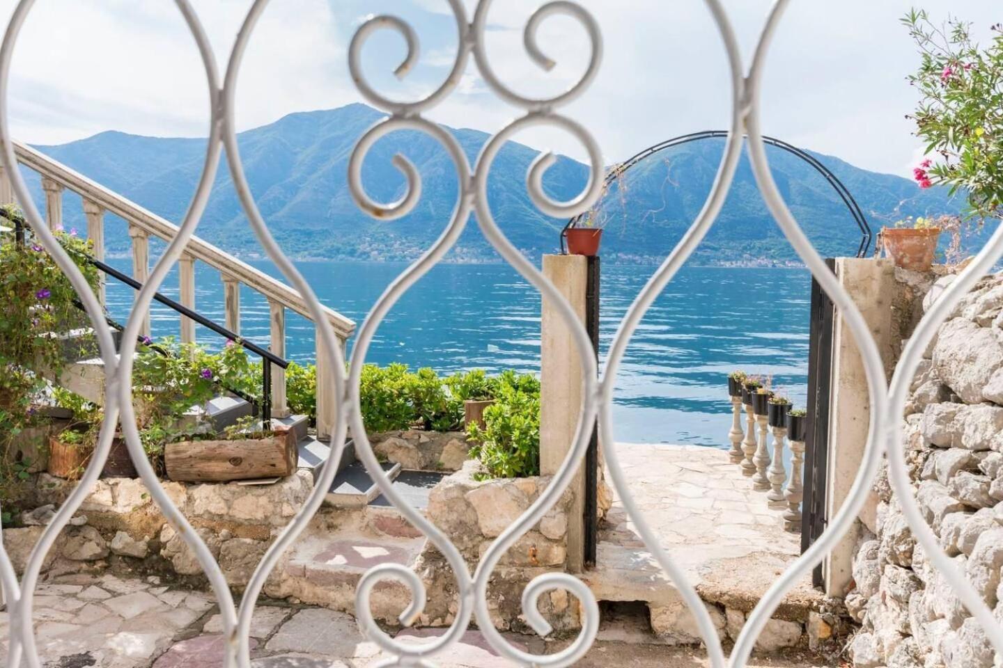 Apartments Mir I Dobro Kotor Bagian luar foto